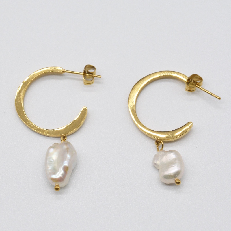 Einfache Imitation Perlenohrringe Gold C-förmige Anhänger Ohrringe Damen lange Anhänger Ohrringe Schmuck China Ruifanbao Schmuckverarbeitungsfabrik
